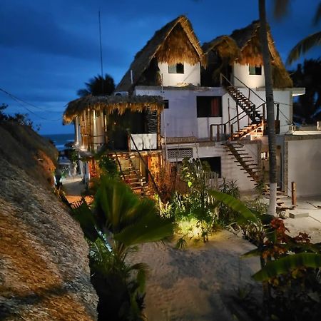 Casa Mate Beachfront Houses El Cuyo Extérieur photo